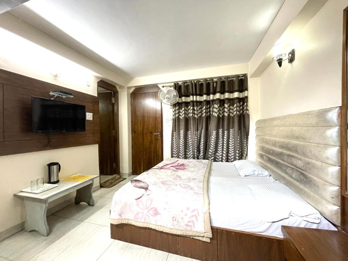 Hotel Prince ! Nainital Mall Road-Prime-Location In-Front-Of-Naini-Lake Hygiene-And-Spacious-Room Экстерьер фото