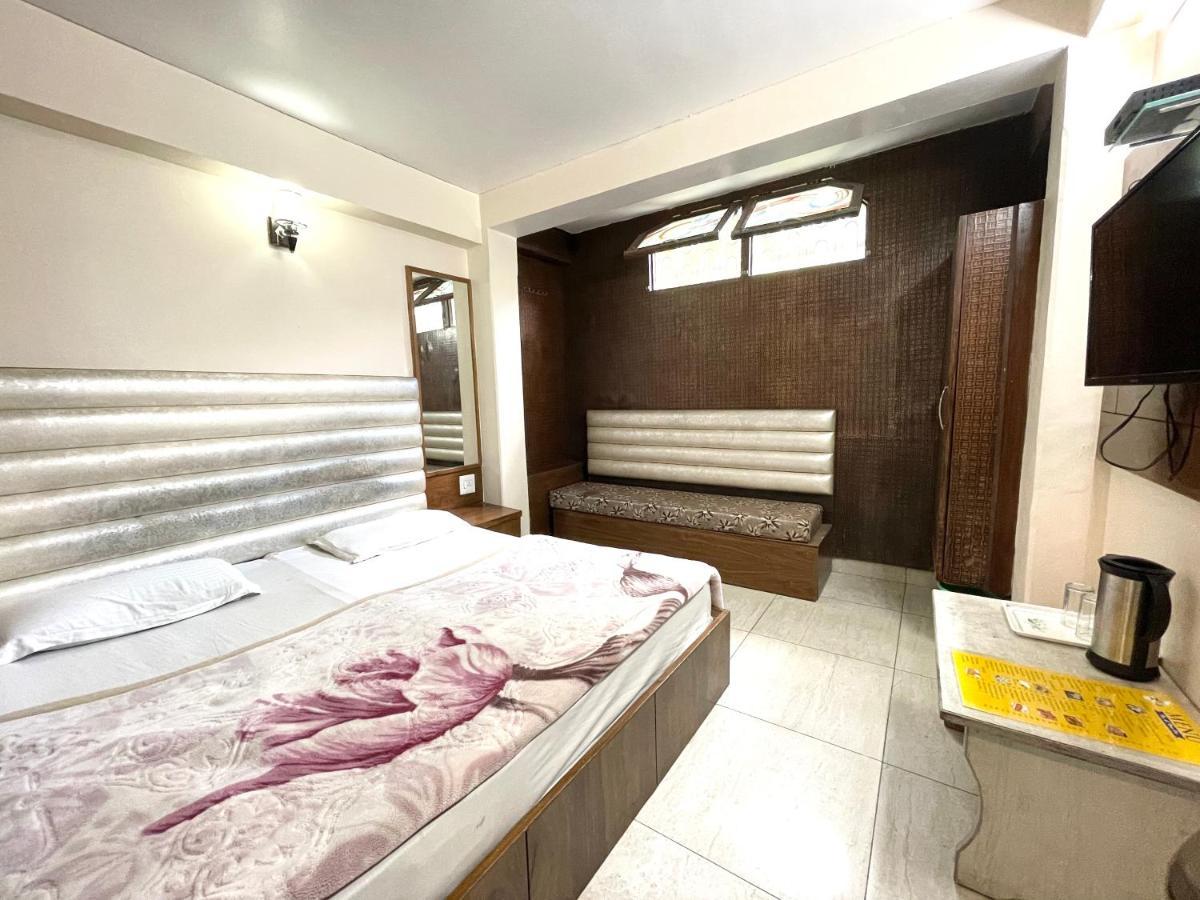 Hotel Prince ! Nainital Mall Road-Prime-Location In-Front-Of-Naini-Lake Hygiene-And-Spacious-Room Экстерьер фото