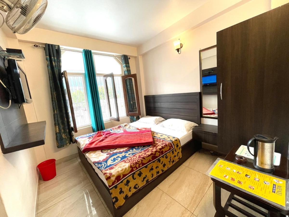 Hotel Prince ! Nainital Mall Road-Prime-Location In-Front-Of-Naini-Lake Hygiene-And-Spacious-Room Экстерьер фото