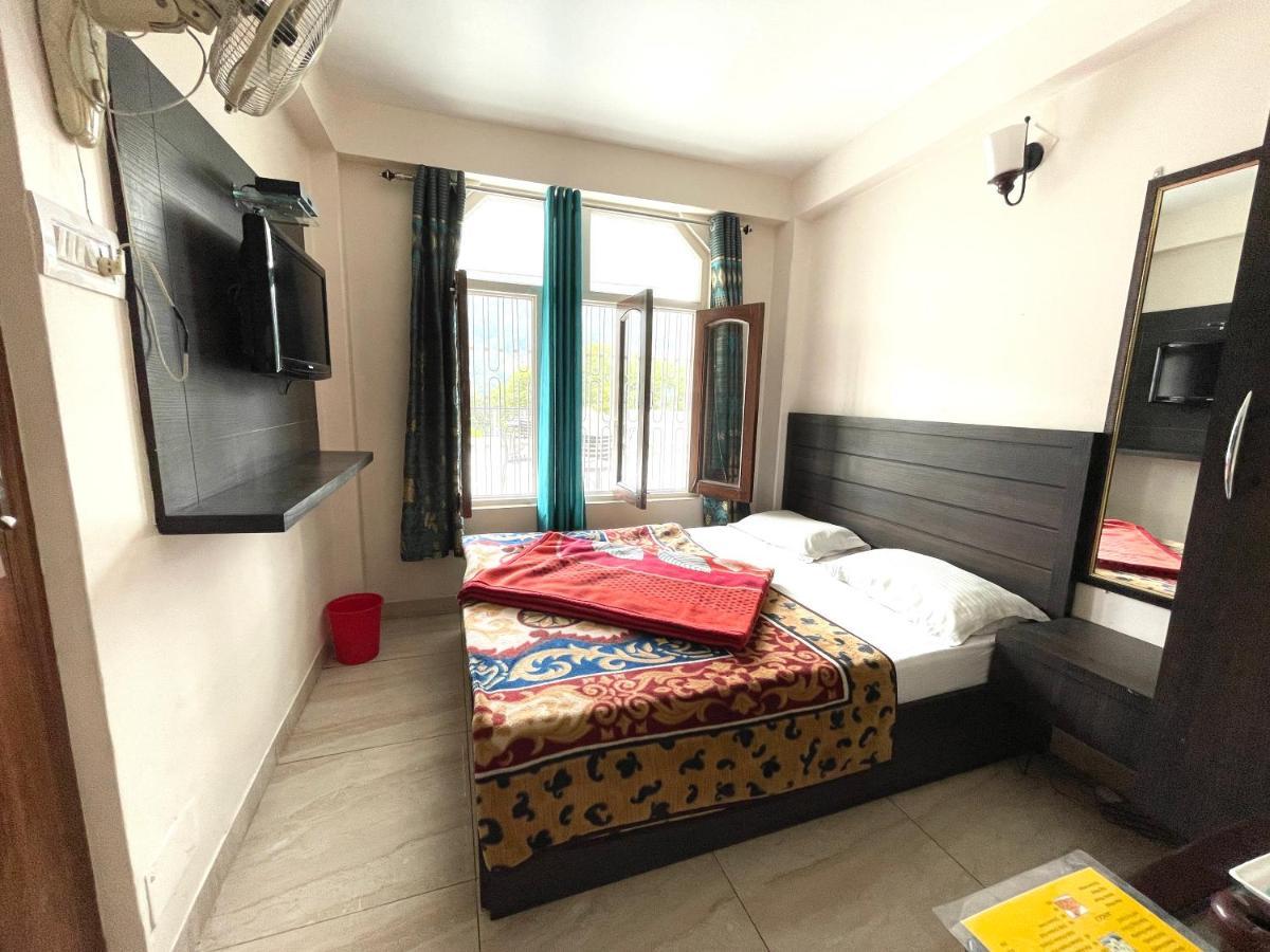 Hotel Prince ! Nainital Mall Road-Prime-Location In-Front-Of-Naini-Lake Hygiene-And-Spacious-Room Экстерьер фото