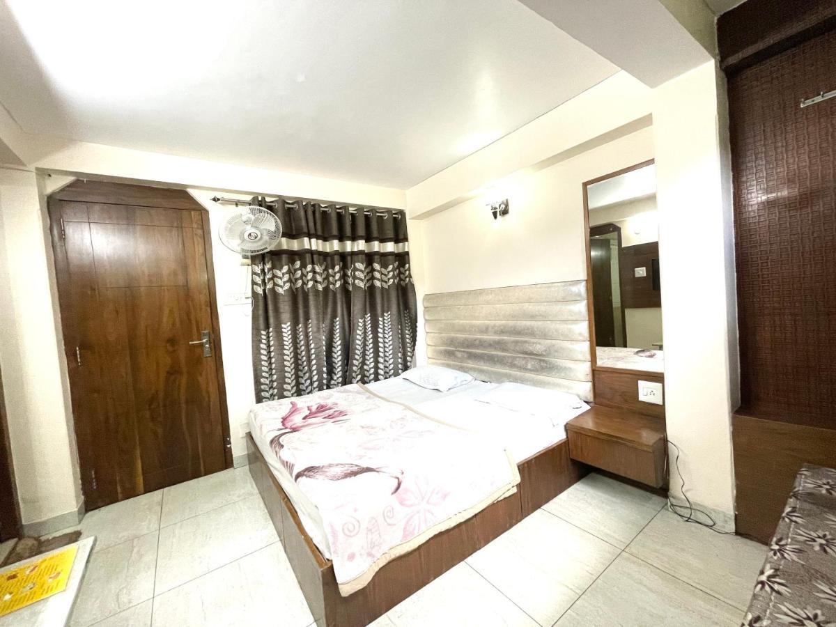 Hotel Prince ! Nainital Mall Road-Prime-Location In-Front-Of-Naini-Lake Hygiene-And-Spacious-Room Экстерьер фото