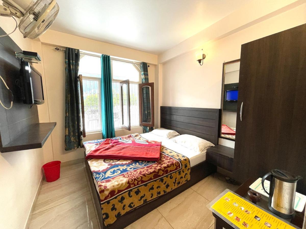 Hotel Prince ! Nainital Mall Road-Prime-Location In-Front-Of-Naini-Lake Hygiene-And-Spacious-Room Экстерьер фото